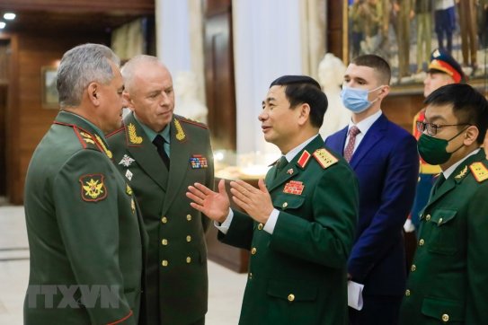 Bộ trưởng Phan Văn Giang hội đàm với Bộ trưởng Quốc phòng Nga