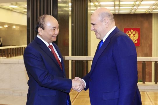 President Nguyen Xuan Phuc meets Russian Prime Minister