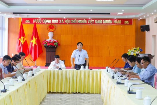 Tập trung đẩy nhanh tiến độ tháo dỡ lồng bè nuôi trồng thủy sản trên các vịnh thuộc quần đảo Cát Bà