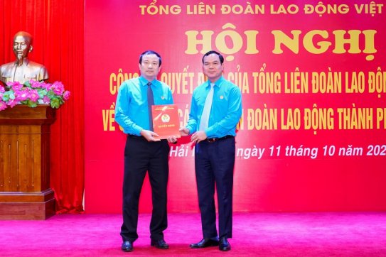 Công nhận kết quả bầu đồng chí Nguyễn Anh Tuân giữ chức danh Chủ tịch Liên đoàn Lao động thành phố Hải Phòng