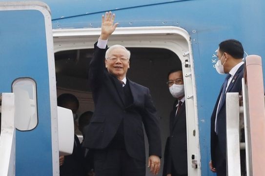 Party leader arrives in Beijing, starting China visit