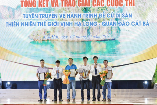 Tổng kết trao giải các cuộc thi tuyên truyền về hành trình đề cử di dản thiên nhiên thế giới Vịnh Hạ Long-Quần đảo Cát Bà