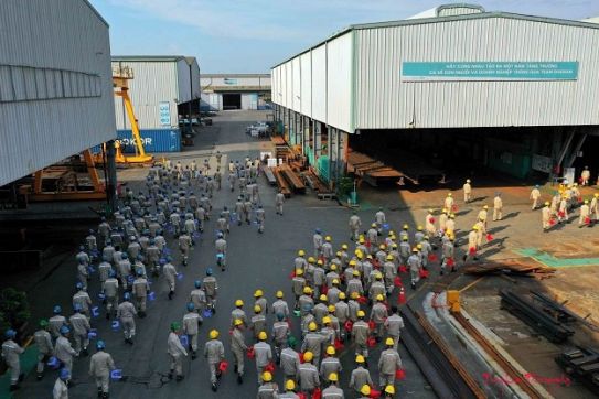 企業や労働市場と密接に結びつく職業教育開発戦略の実施