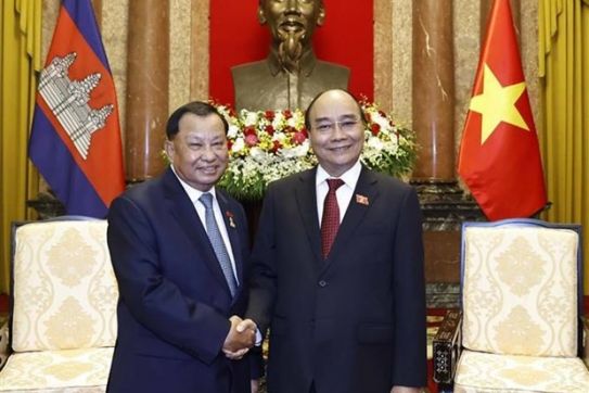 President Nguyen Xuan Phuc receives Cambodian Senate leader Samdech Say Chhum