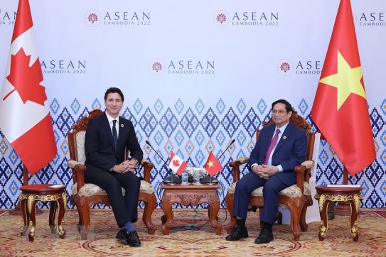 Thủ tướng Phạm Minh Chính gặp Thủ tướng Canada Justin Trudeau