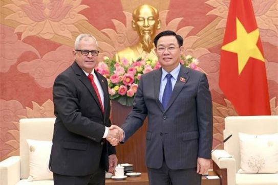 国会主席王廷惠会见古巴全国人民政权代表大会秘书长兼国务委员会秘书长阿科斯塔