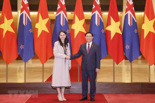 Chủ tịch Quốc hội Vương Đình Huệ hội kiến Thủ tướng New Zealand
