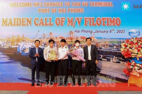 Cảng Hải Phòng: Đón chuyến tàu đầu tiên trên tuyến dịch vụ hàng hải HP3