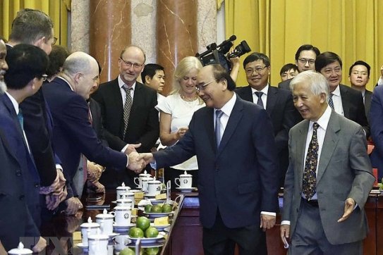 Chủ tịch nước tiếp các nhà khoa học đạt giải Nobel