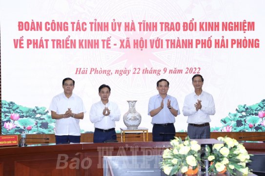 Đoàn công tác Tỉnh ủy Hà Tĩnh trao đổi kinh nghiệm phát triển kinh tế-xã hội với thành phố Hải Phòng