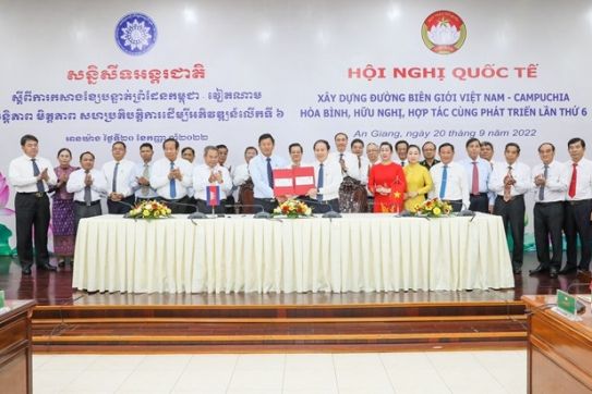 Xây dựng đường biên giới Việt Nam - Campuchia hòa bình, hữu nghị, hợp tác cùng phát triển