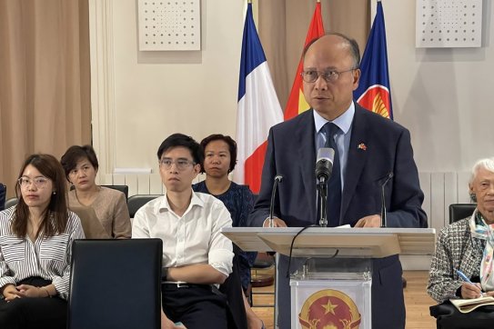 Policies on overseas Vietnamese discussed at webinar