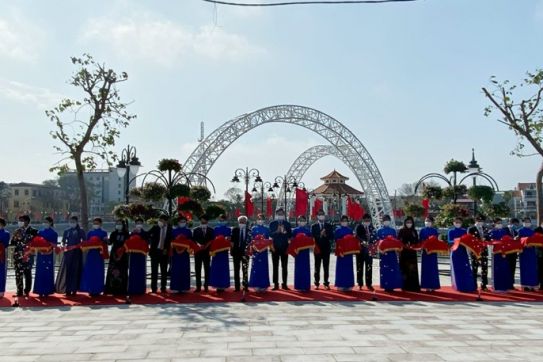 An Duong Rural District inaugurated the new central park 