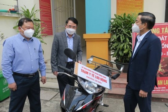 Sở Y tế yêu cầu các cơ sở y tế chấp hành nghiêm quy định trong khám bệnh và điều trị bệnh nhân mắc COVID-19