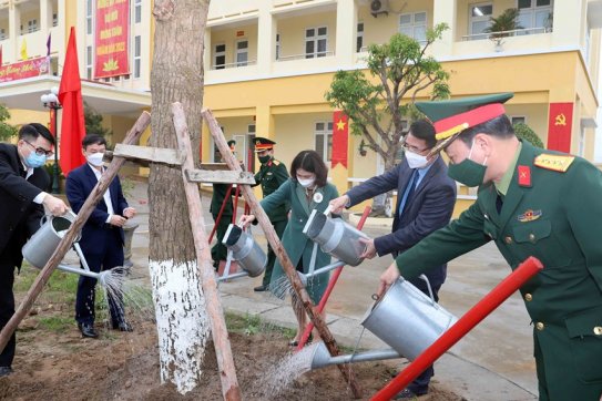 Phó Chủ tịch UBND thành phố Lê Khắc Nam dự Lễ phát động Tết trồng cây tại quận Đồ Sơn