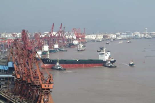 Nhiều tàu container hàng hóa vẫn đang bị mắc kẹt tại Biển Đỏ