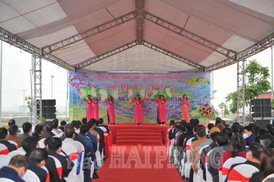 Chairman of the City People's Committee Nguyen Van Tung attended the launching ceremony on tree-planting festival on the occasion of Lunar New Year 2022 in Vinh Bao District