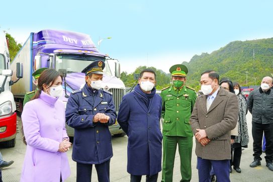 Solutions to tackle goods congestion at border gates with China