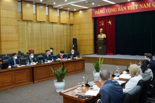 越美面向将双边关系提升为战略伙伴关系