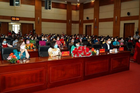 Hội Liên hiệp Phụ nữ thành phố tổ chức chương trình giao lưu “Những người đồng hành dựng xây hạnh phúc”