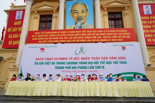 Hơn 1.300 người tham gia Ngày chạy Olympic vì sức khỏe toàn dân năm 2022
