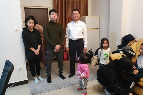 Đại sứ Nguyễn Tuấn: Trăn trở làm sao giúp được nhiều hơn nữa đồng bào từ Ukraine gặp nạn