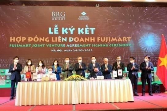 BRG group, Japanese partner to open more FujiMart stores in Vietnam