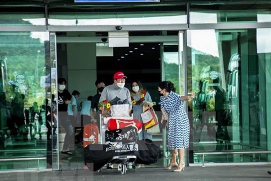 Vietnam drops COVID-19 vaccine certificates, quarantine requirements for foreign arrivals