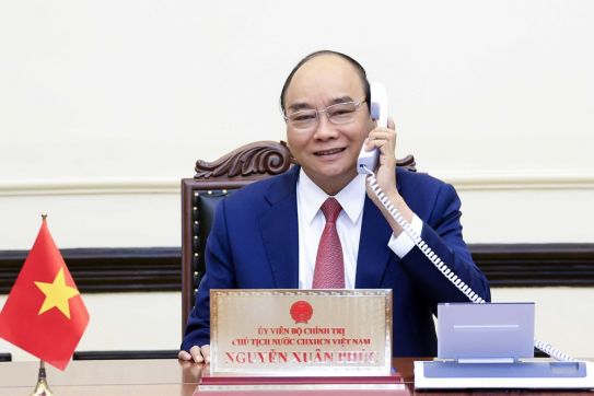 President holds phone talks with RoK’s President-elect