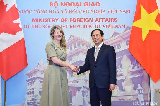 Bộ trưởng Ngoại giao Bùi Thanh Sơn đề nghị Canada tiếp tục mở cửa thị trường cho hàng hóa, nông sản Việt Nam