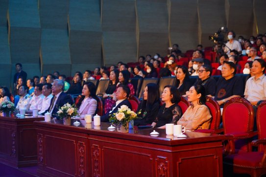 Đêm nhạc tri ân “Tình yêu Hải Phòng”: khán giả được chìm đắm vào không gian âm nhạc du dương, trữ tình, đằm thắm