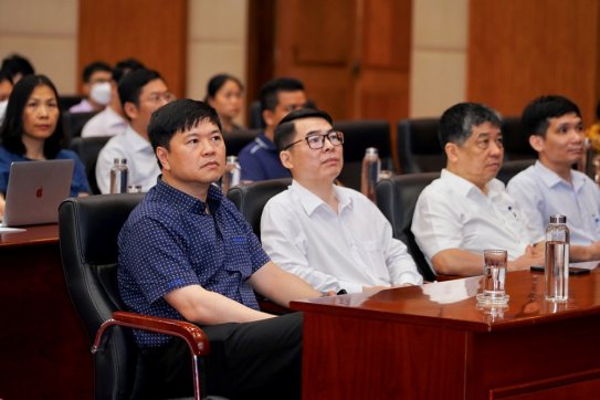Hợp tác thúc đẩy phát triển Internet, hạ tầng số và các dịch vụ số với tên miền quốc gia Việt Nam “.vn” tại thành phố Hải Phòng