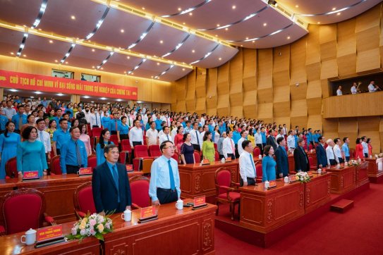 Liên đoàn Lao động thành phố Hải Phòng vinh dự đón nhận Huân chương Độc lập hạng Nhất