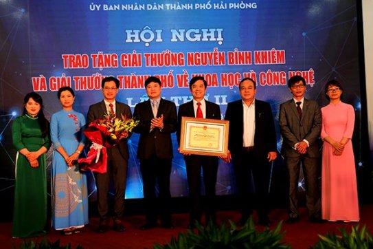 Trao tặng Giải thưởng Nguyễn Bỉnh Khiêm và Giải thưởng thành phố về Khoa học và công nghệ lần 2 năm 2021