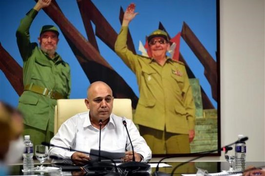 Vietnamese, Cuban Party officials hold talks