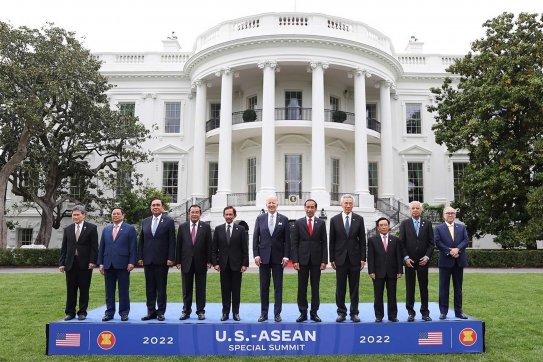 Tăng cường ngoại giao toàn diện phục vụ phát triển