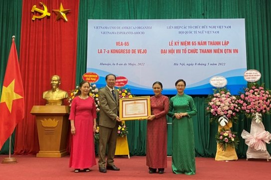 Tích cực giới thiệu Việt Nam đến với cộng đồng quốc tế ngữ thế giới