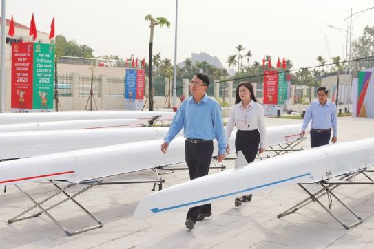 Phó Chủ tịch UBND thành phố Lê Khắc Nam kiểm tra công tác chuẩn bị đăng cai tổ chức môn Đua thuyền Rowing và Canoeing/Kayak