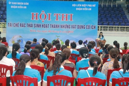 Quận Kiến An: Sôi nổi Hội thi “Tái chế rác thải sinh hoạt thành những vật dụng có ích”