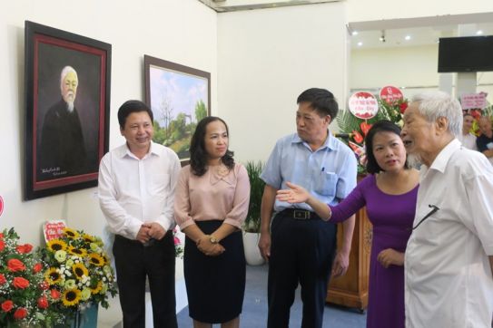 Triển lãm mỹ thuật “Cha và Con” diễn ra từ ngày 10 – 16/6/2022