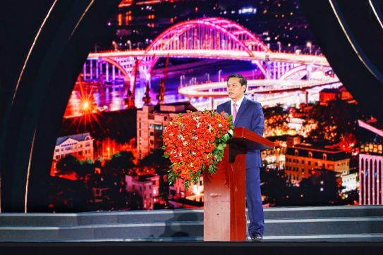 市人民委員会のグエン・ヴァン・トゥン主席が「ハイフォン 2022年ーレッドフェニックス・フラワー・フェスティバル」を開会されるスピーチ