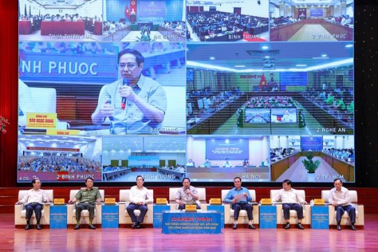TỔNG THUẬT Thủ tướng đối thoại với công nhân: Bảo đảm quyền và lợi ích cao nhất cho công nhân lao động