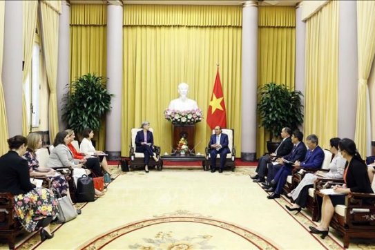 President receives Australian Minister for Foreign Affairs