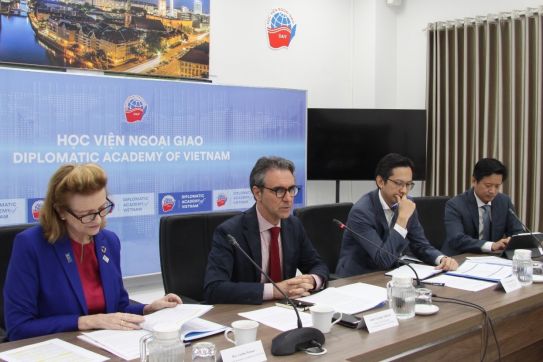 Tọa đàm hẹp Hệ thống đa phương và các vấn đề toàn cầu: Những thách thức và sáng kiến thúc đẩy hợp tác Việt Nam-EU