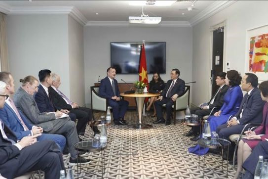 Vietnam seeks stronger trade, education ties with UK