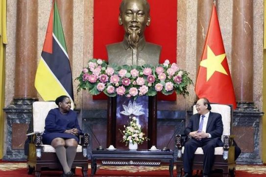 越南国家主席阮春福会见莫桑比克国民议会主席