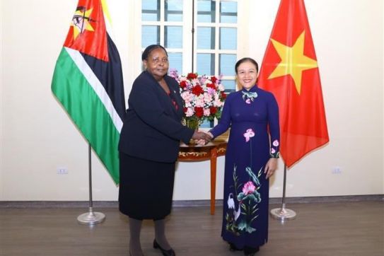 加强越莫友谊