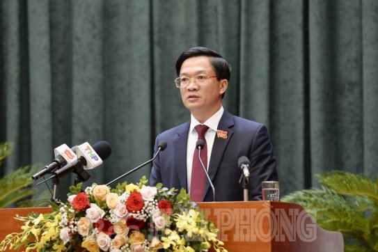 Nêu cao tinh thần trách nhiệm trước cử tri và nhân dân, đóng góp tích cực vào các giải pháp thực hiện thắng lợi nhiệm vụ kinh tế- xã hội (*)