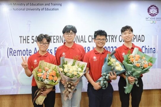 All four Vietnamese students win gold at Int’l Chemistry Olympiad 2022