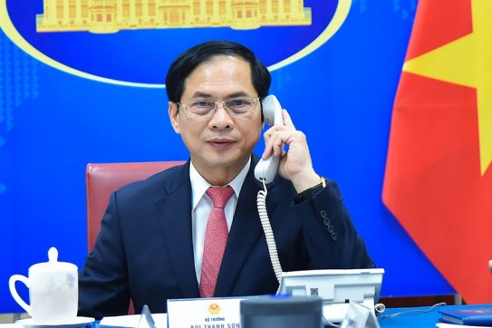 Vietnamese, Korean foreign ministers hold phone talks